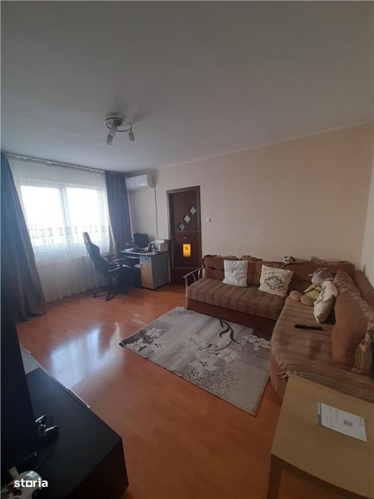 Vanzare apartament 2 camere zona Malu Rosu