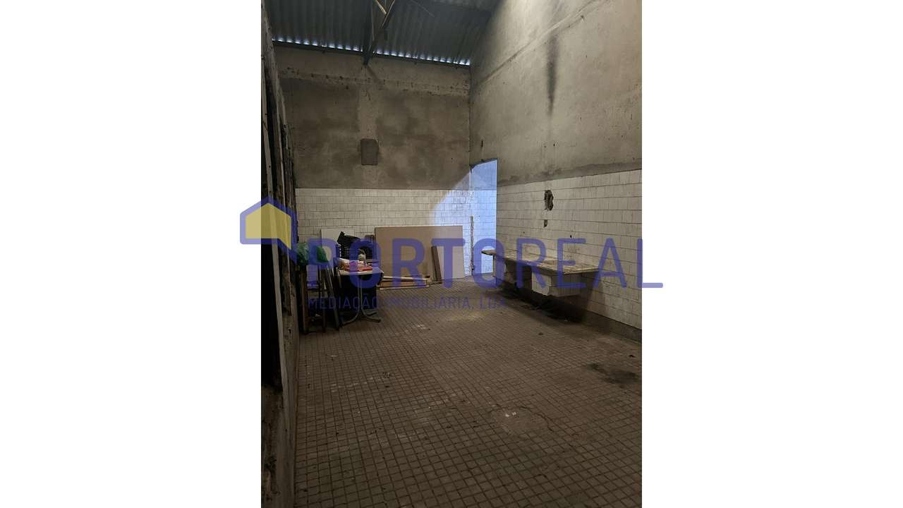 Prédio / Armazém em Milheirós-7