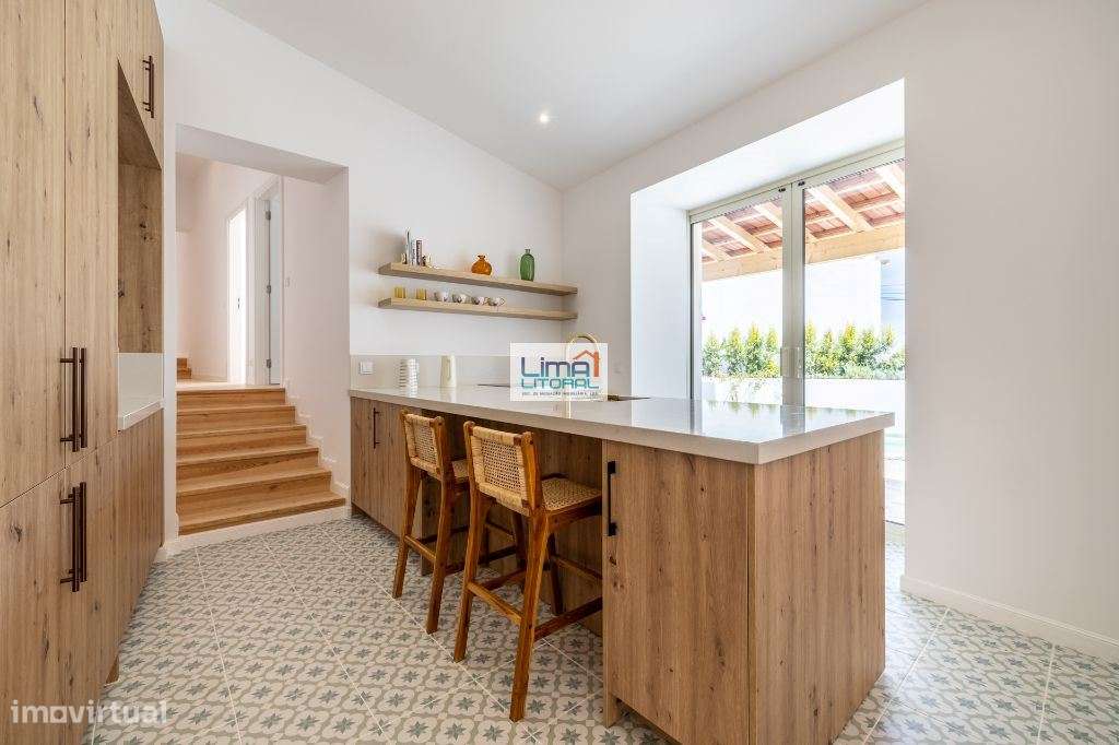 Moradia T3 renovada - próximo da praia da Nazaré - Grande imagem: 4/28