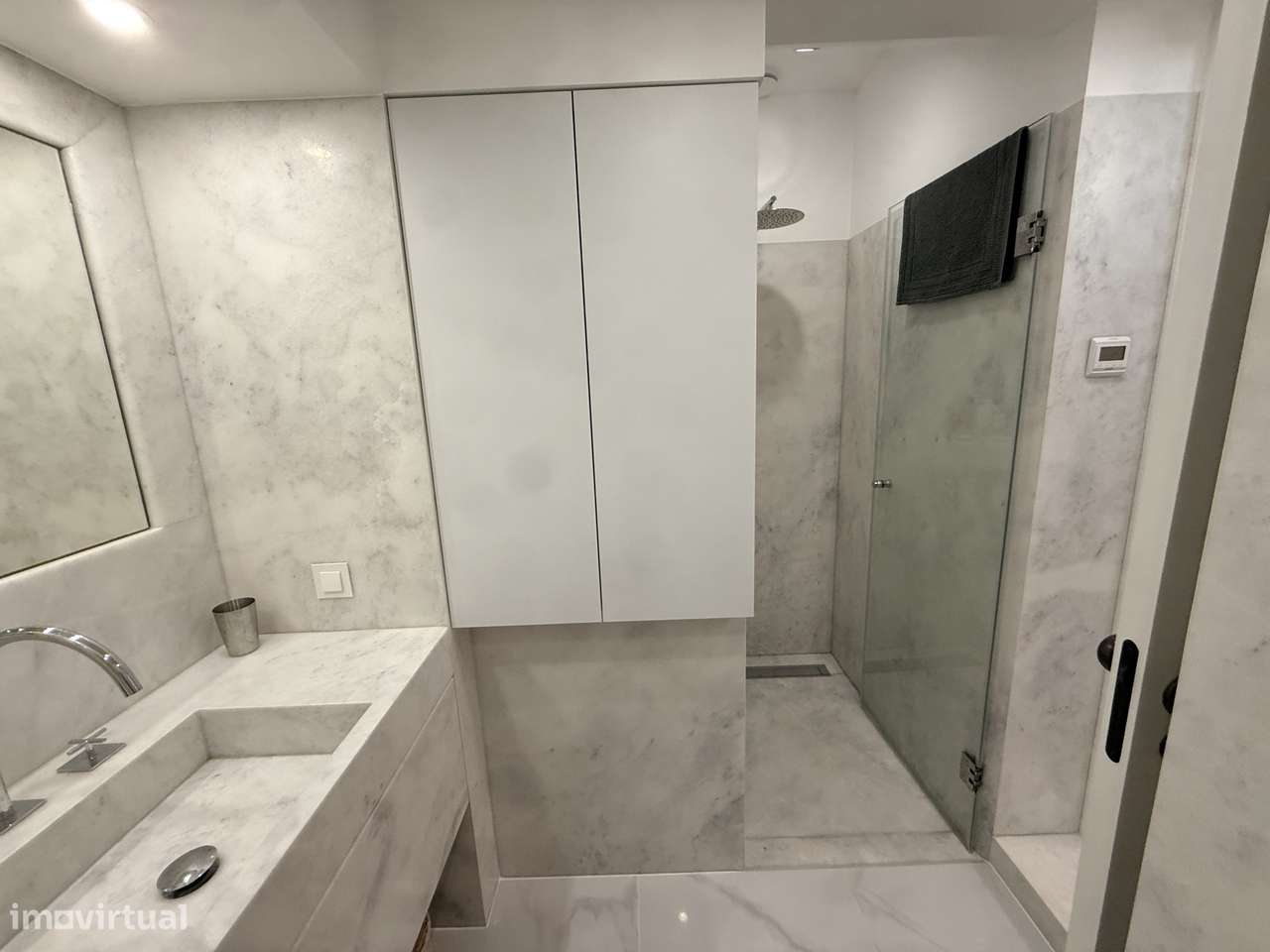 T2 com 2 casas de banho e jardim privativo na Graça-9