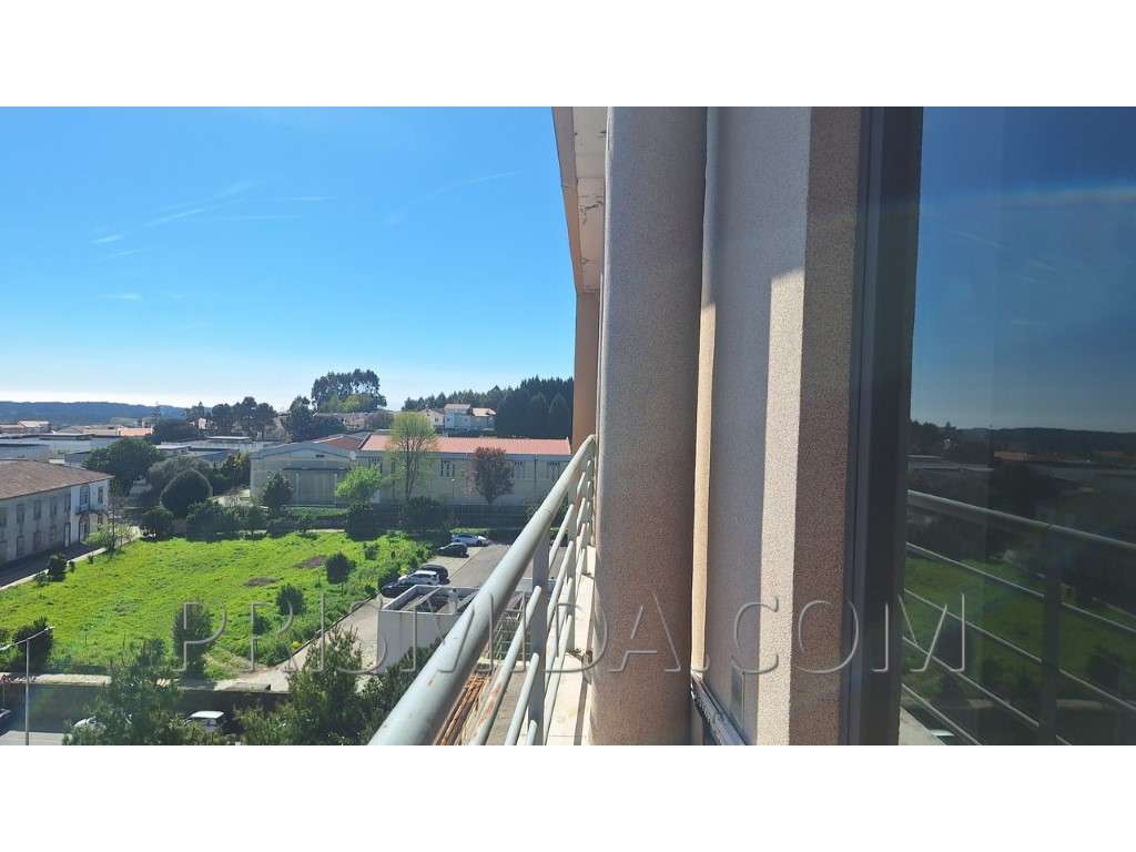 Duplex T4+office Renovado | Bi-Familiar | Terraço c/Churrasqueira-5