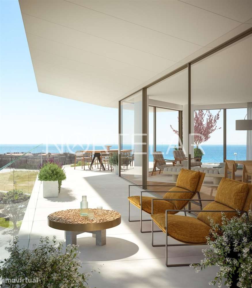 Apartamento T3 amplo com varanda e garagem no VC Forte-6