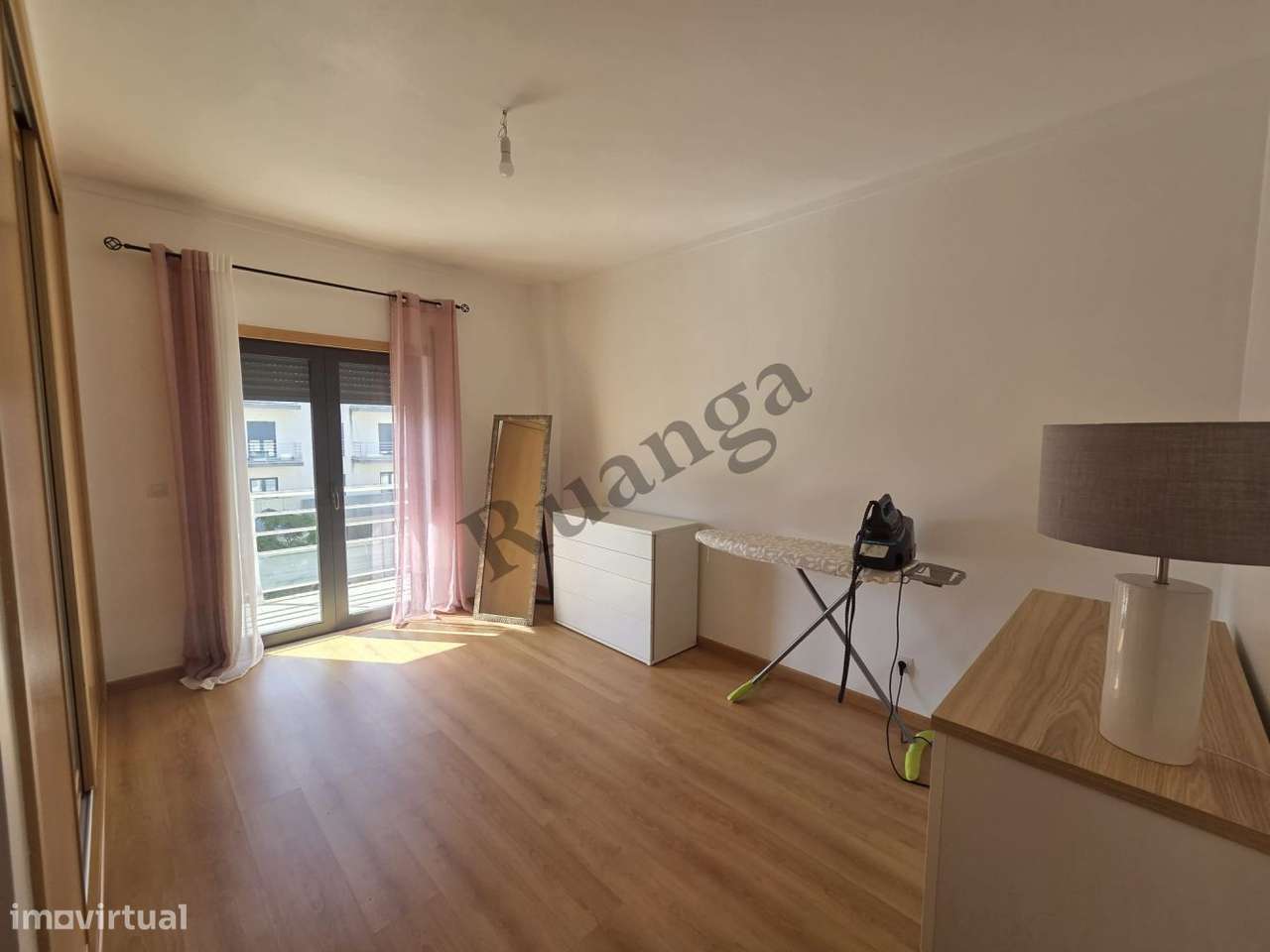 Excelente Apartamento T3 Duplex com Elevador para Venda em Sines-15