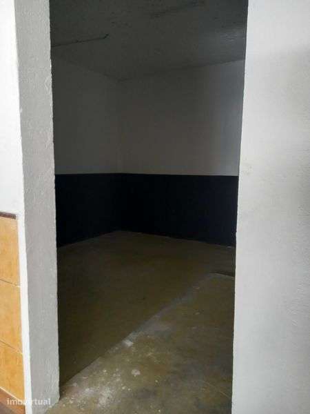 Armazém - Oliveira do Douro. - Grande imagem: 5/8