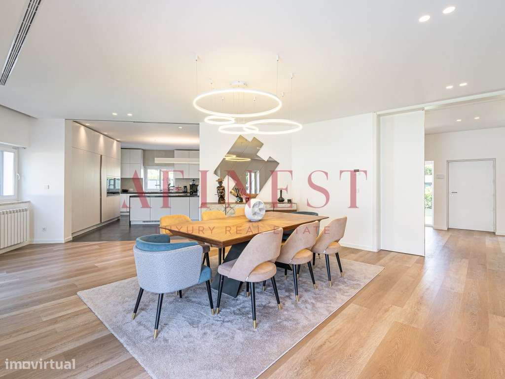 MORADIA T8 TOTALMENTE RECUPERADA NO ESTORIL - Grande imagem: 5/60