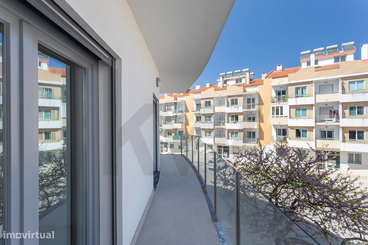 Apartamento T2 com varandas, arrecadação e excelente exposição solar | - Grande imagem: 4/43