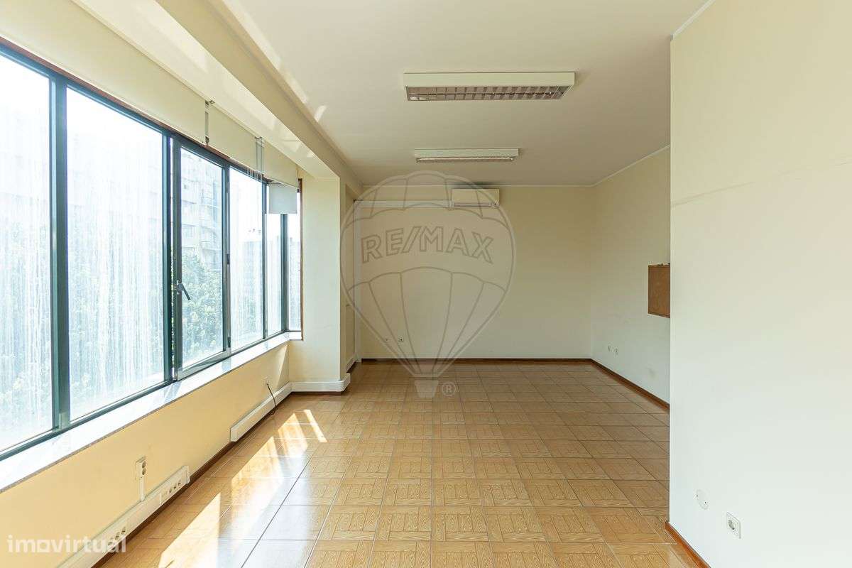 Escritório  para arrendamento - Grande imagem: 2/9