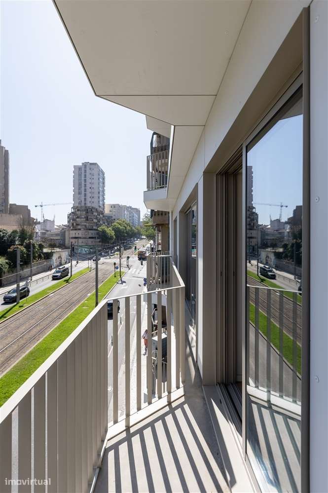 T2 Av República Gaia | T2 Santa Marinha Afurada | T2 Novo LYNQ-8