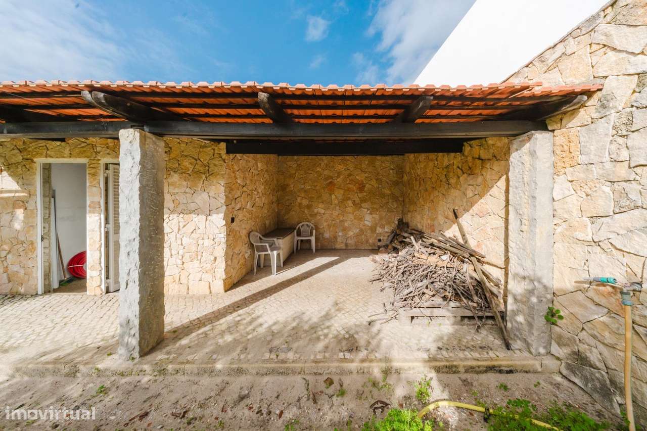 Moradia Independente T4 com Lote de 1.000 m2 em Fernão Ferro-11