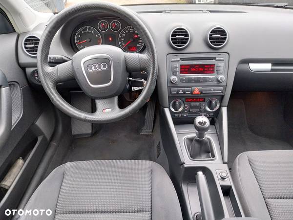 Audi A3 1.6 Ambiente - 20