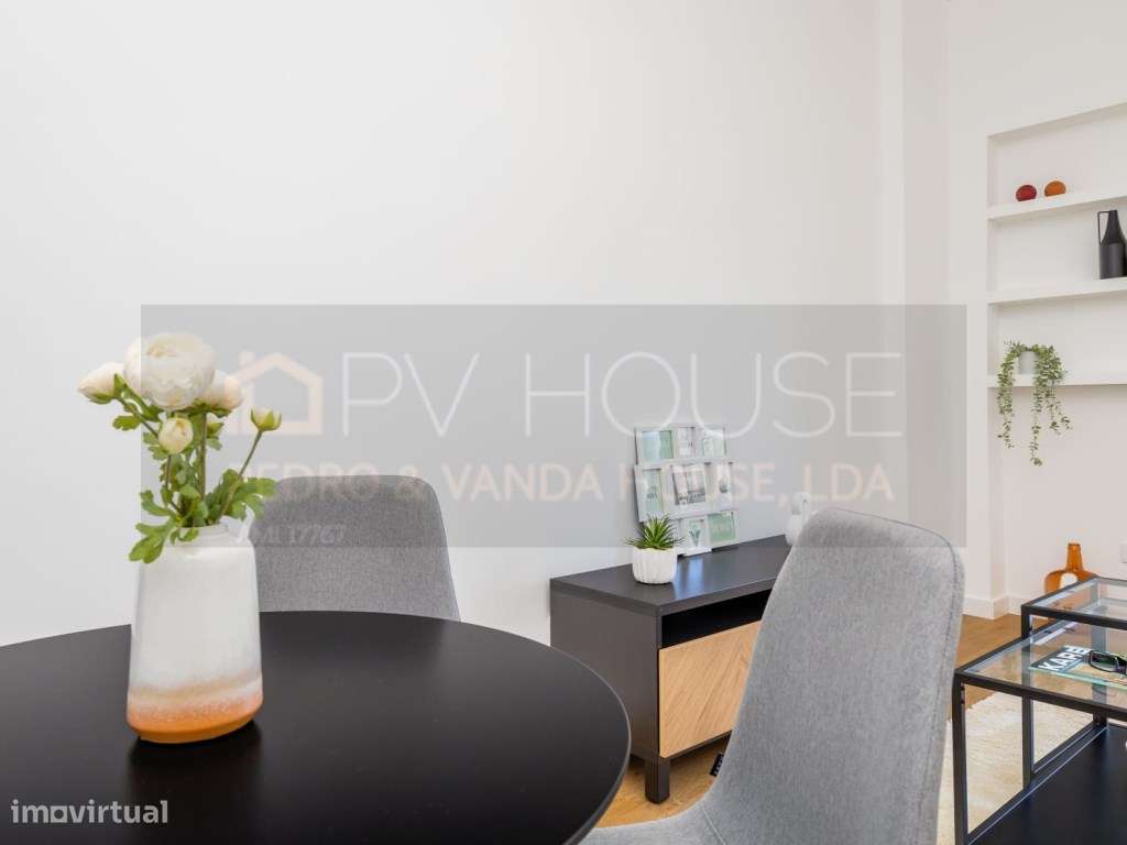 Apartamento T2 Benfica Rua Drº João de Barros nº25 r/c dt-14