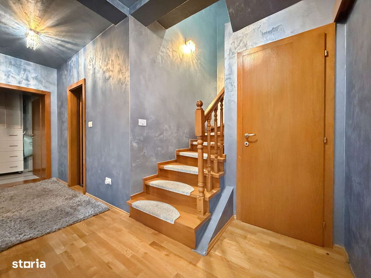 Casă cu două corpuri și utilizare mixtă– rezidențial & comercial-7