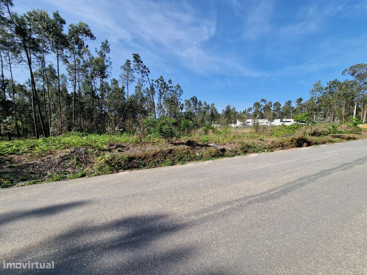 Fantástico Terreno com viabilidade de construção de 6 moradias - Grande imagem: 2/7
