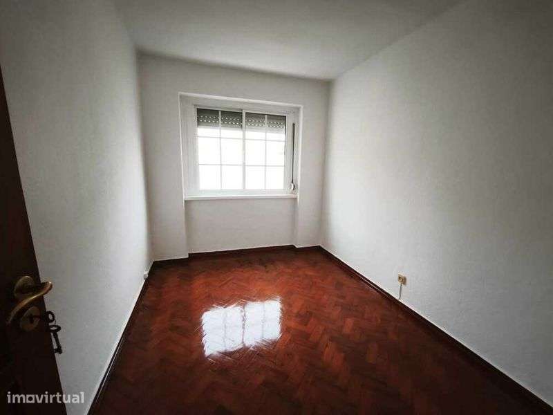 Apartamento t2 à venda na Rua Actriz Maria Matos - Grande imagem: 5/10