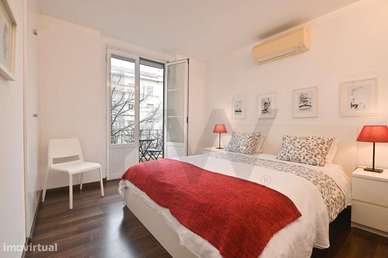 Apartamento T3 de 100m2 mobilado e equipado, junto à Avenida da Liberd - Grande imagem: 4/32