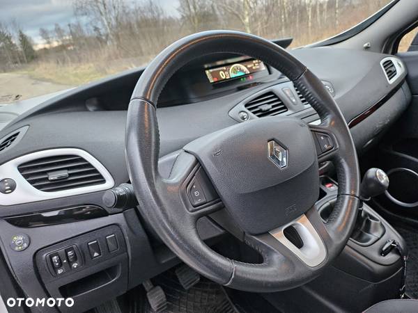 Renault Scenic 1.6 16V 110 Dynamique - 9