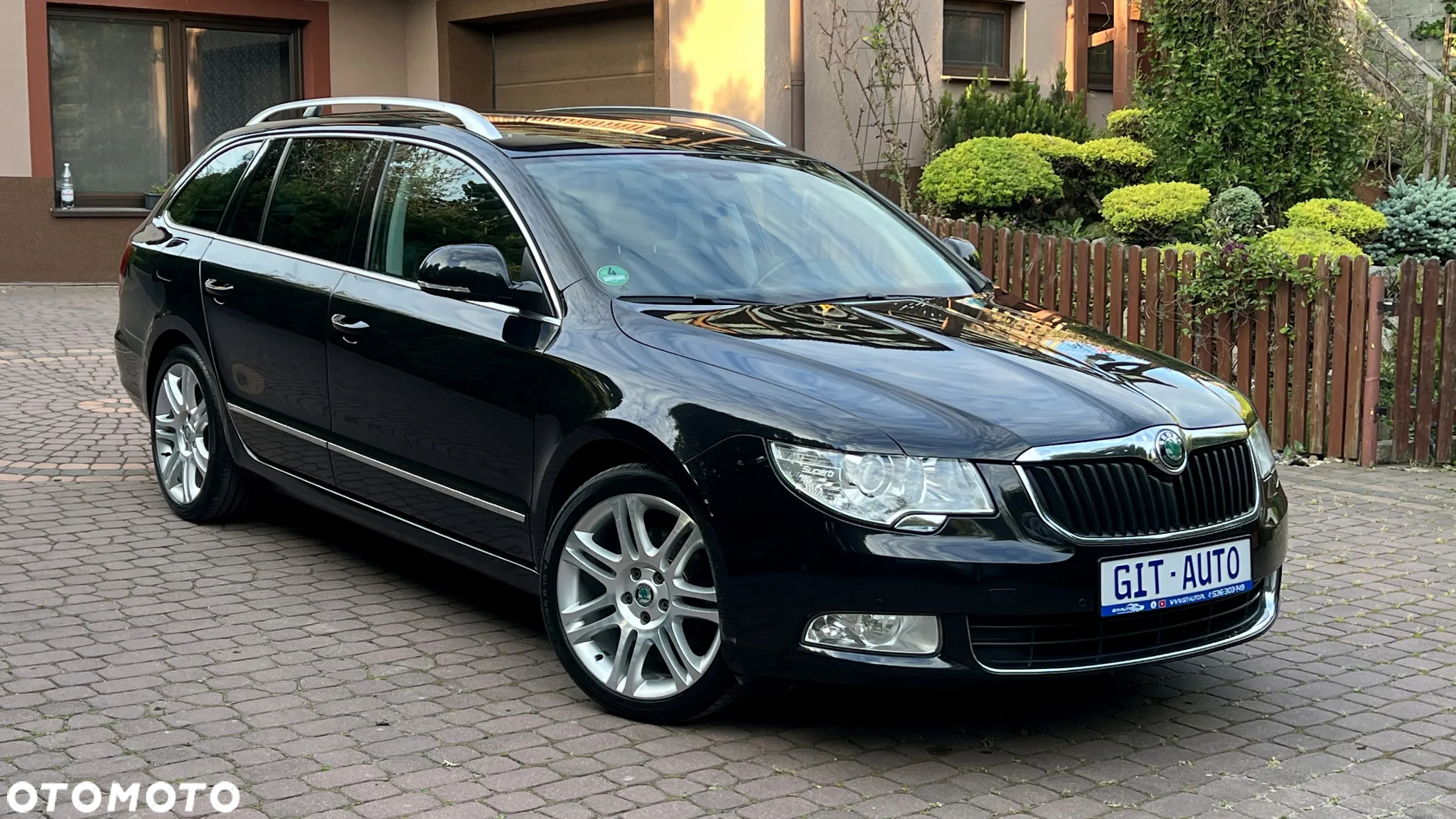 Skoda Superb Combi 2.0 TDI DSG Elegance - 4