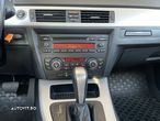 BMW Seria 3 318d DPF Touring Aut. Edition Exclusive - 16