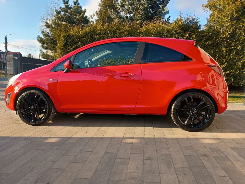 Opel Corsa D 1.4 16V Sport 2011