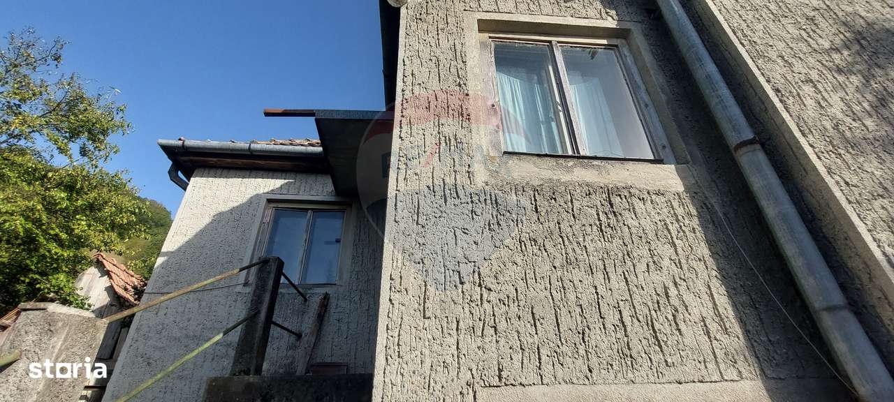 Casă  individuala cu teren generos-8