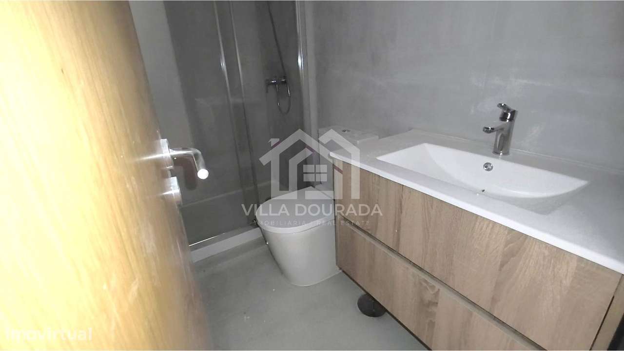 T0+1 Novo com lg Garagem em O. do Douro-16