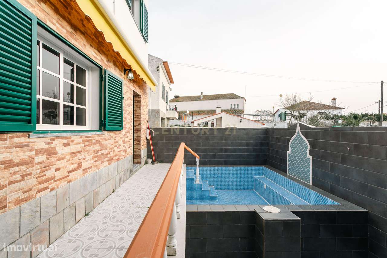 Moradia T3 com Piscina na Aldeia da Granja-8