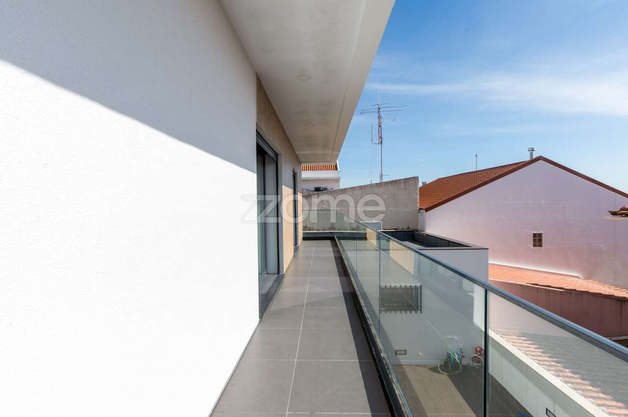 Moradia T3 Famões-50