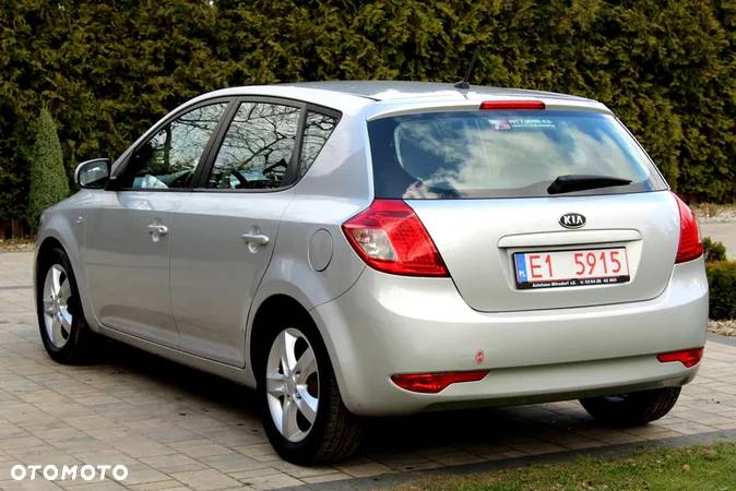 Kia Ceed - 4