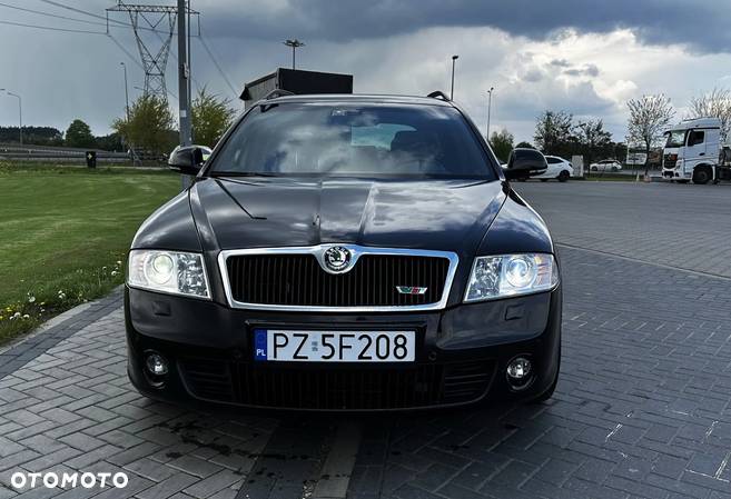 Skoda Octavia Combi 2.0 TSI RS - 2