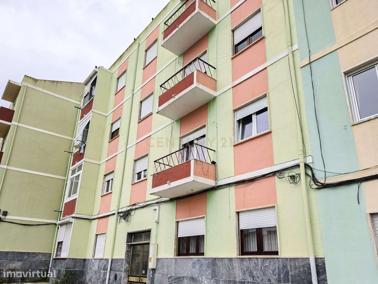 Apartamento Renovado em Setúbal com Vista para a Cidade-36