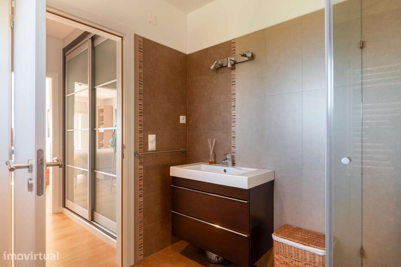 Moradia T3 com Jardim e Garagem | Construída em 2011 | São Pedro...-36