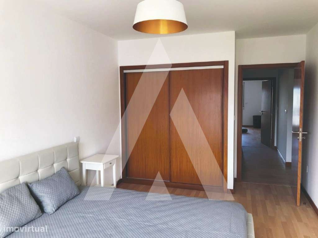 Apartamento T2 localizado perto do Centro comercial Glicínias!-16