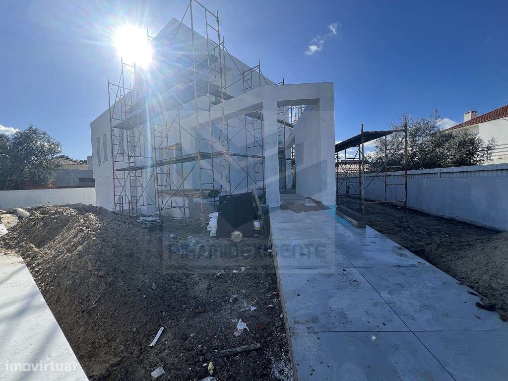 Moradia Isolada 4 Suítes, Piscina, Cave 43m2 - AZEITÃO-32