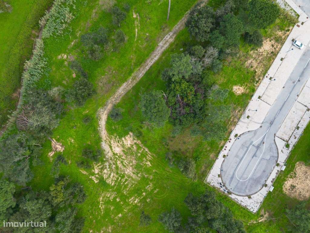 'Casa do Bosque': Terreno Urbano de 1 Hectare em Azeitão - Onde o L... - Grande imagem: 5/27