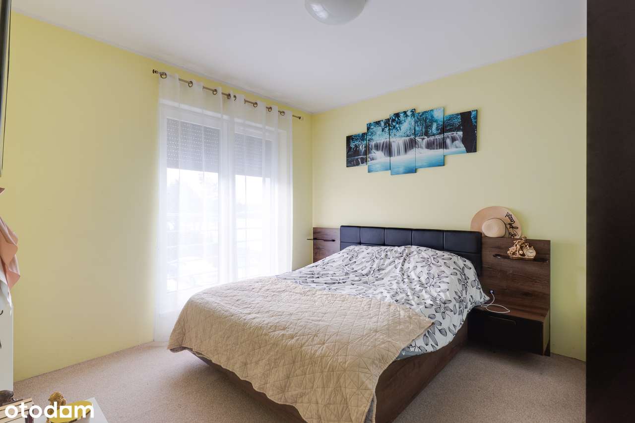 Przestronna nieruchomość w Dąbrowie przy ul. Granicznej-9