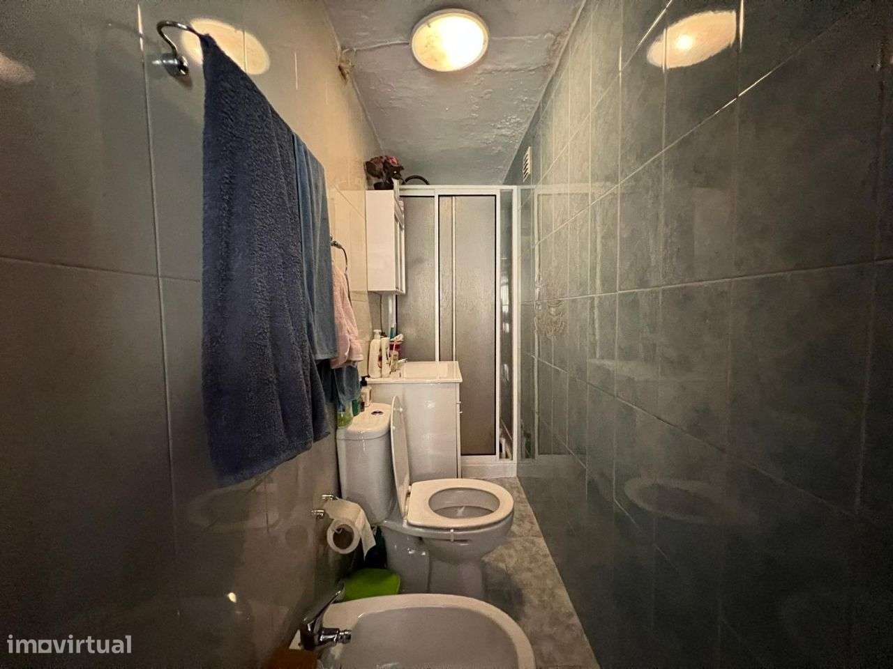 Vende-se moradia V3 na Amadora-12