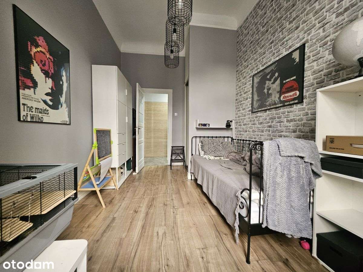 Kamienica pod Atlasami, winda, dworzec-9