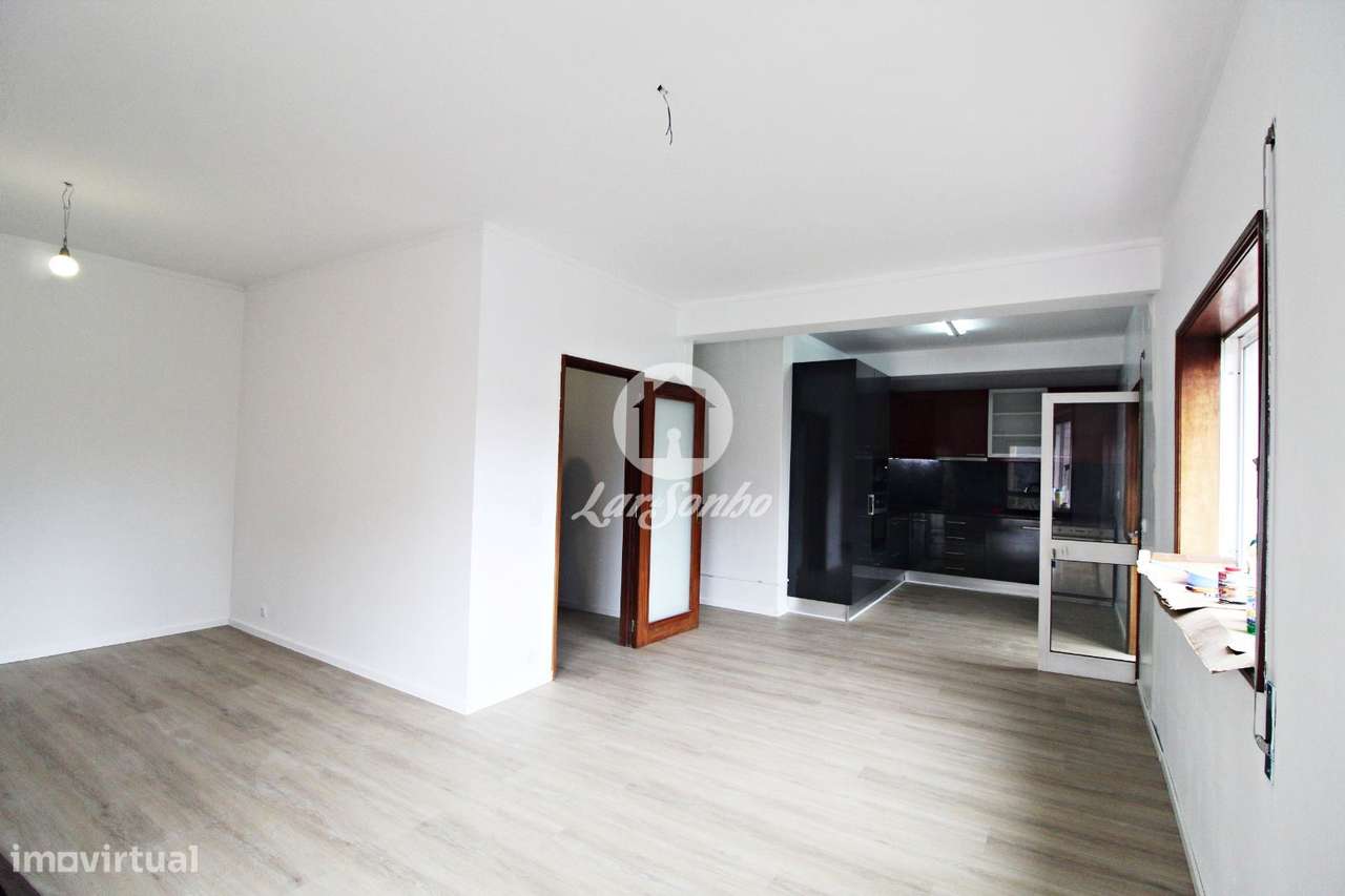 Apartamento T2, localizado, em Baguim do Monte, próximo ao metro da...-5