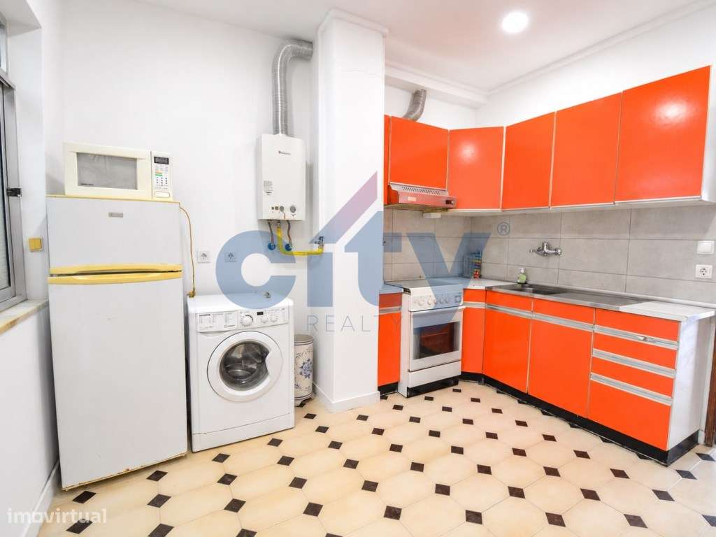 MORADIA EM BANDA , T3 A APENAS 170M DO METRO ODIVELAS-15