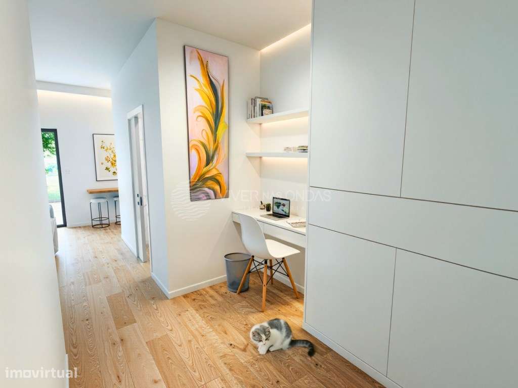 Apartamento T2 com Varandas Privativas e Estacionamento no Pinhal d... - Grande imagem: 4/43