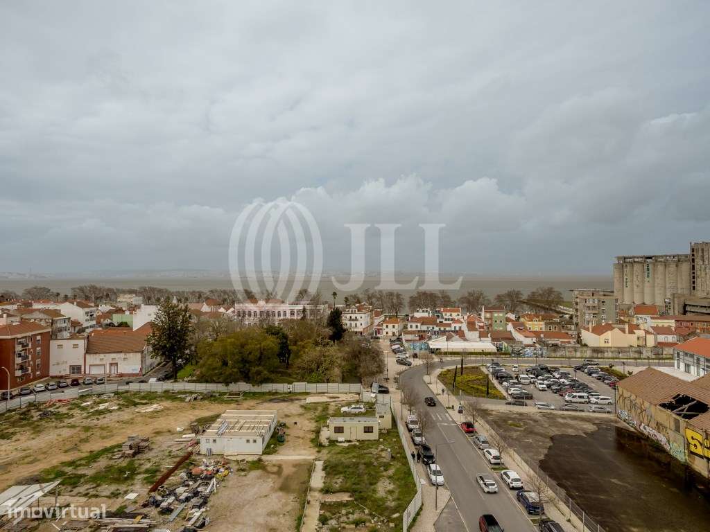 Apartamento T1, com varanda e estacionamento, no Barreiro-27