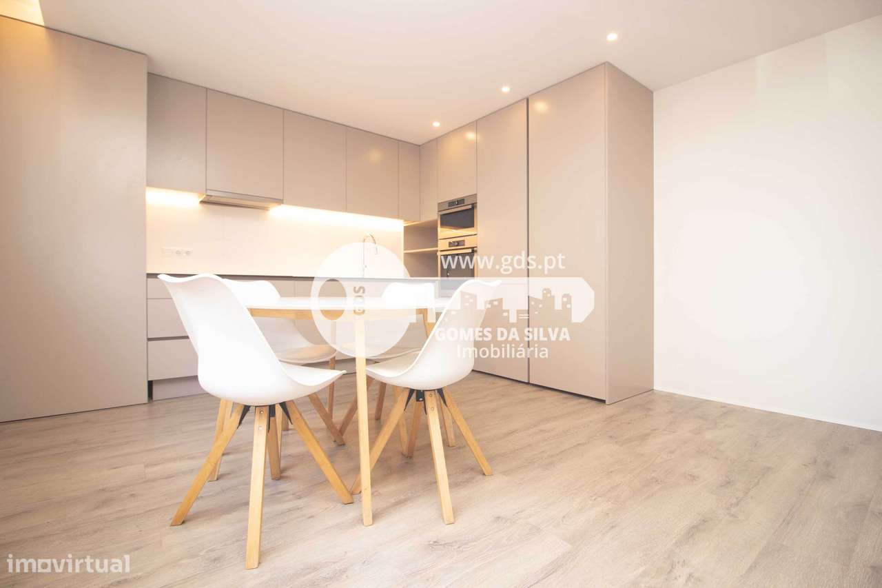Apartamento T1 no Parque Norte - Construção Acrescentar-14