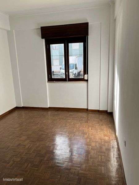 Vende-se T1 Grande (60m²) em Olival Basto  – Oportunidade Única! - Grande imagem: 5/10