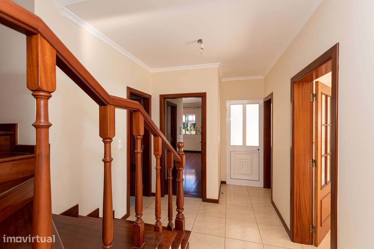 Calheta | Moradia T3 com Vista Mar e Terreno Extra-11