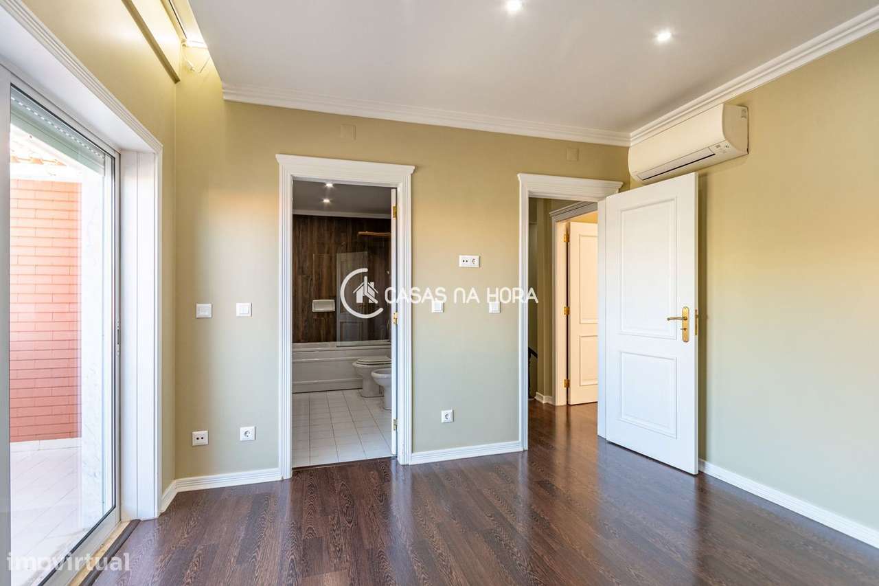 T3 duplex com grande terraço - Grande imagem: 2/29