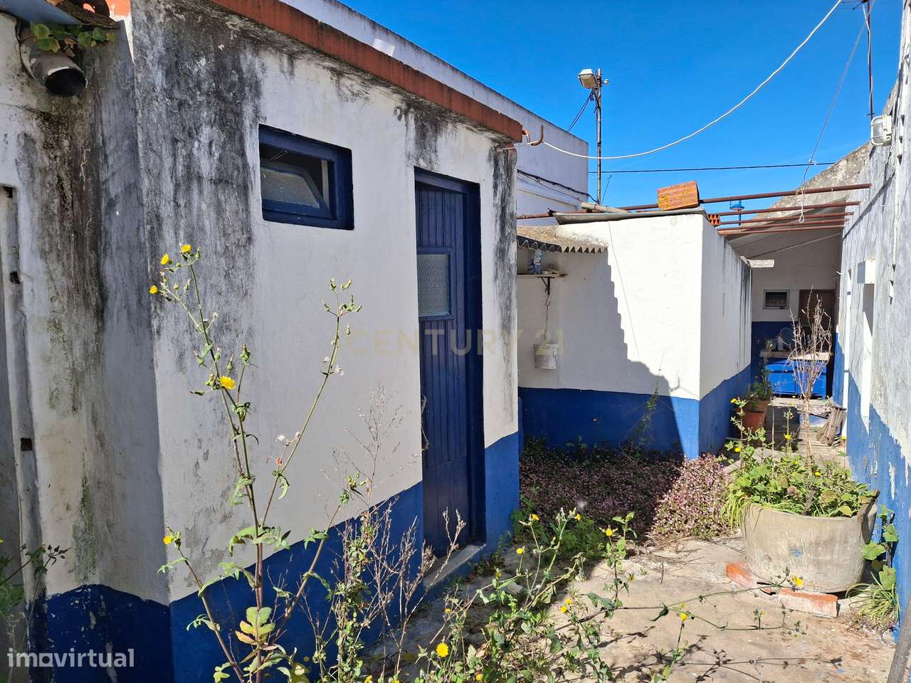Moradia para Recuperação no Montijo com Jardim e Garagem-7