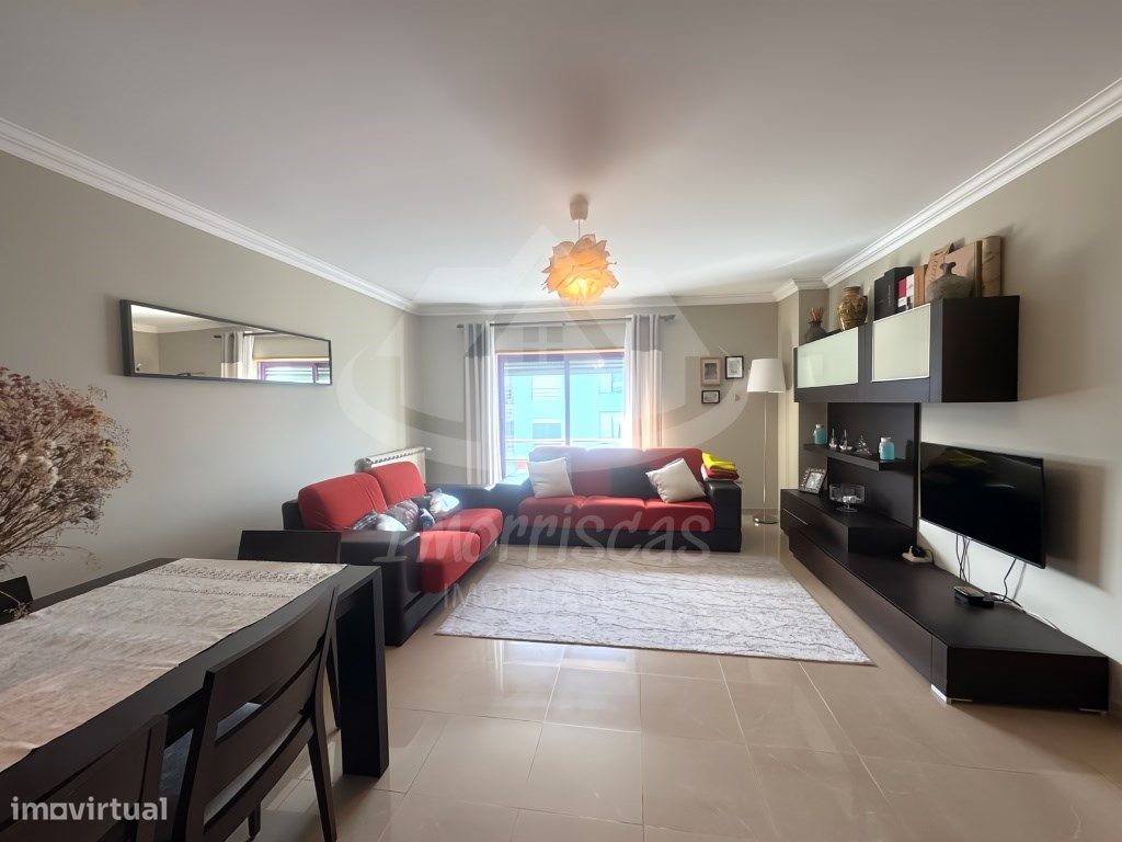 Apartamento T4 com parqueamento na Quinta da Arieira, Camarate - Grande imagem: 1/34