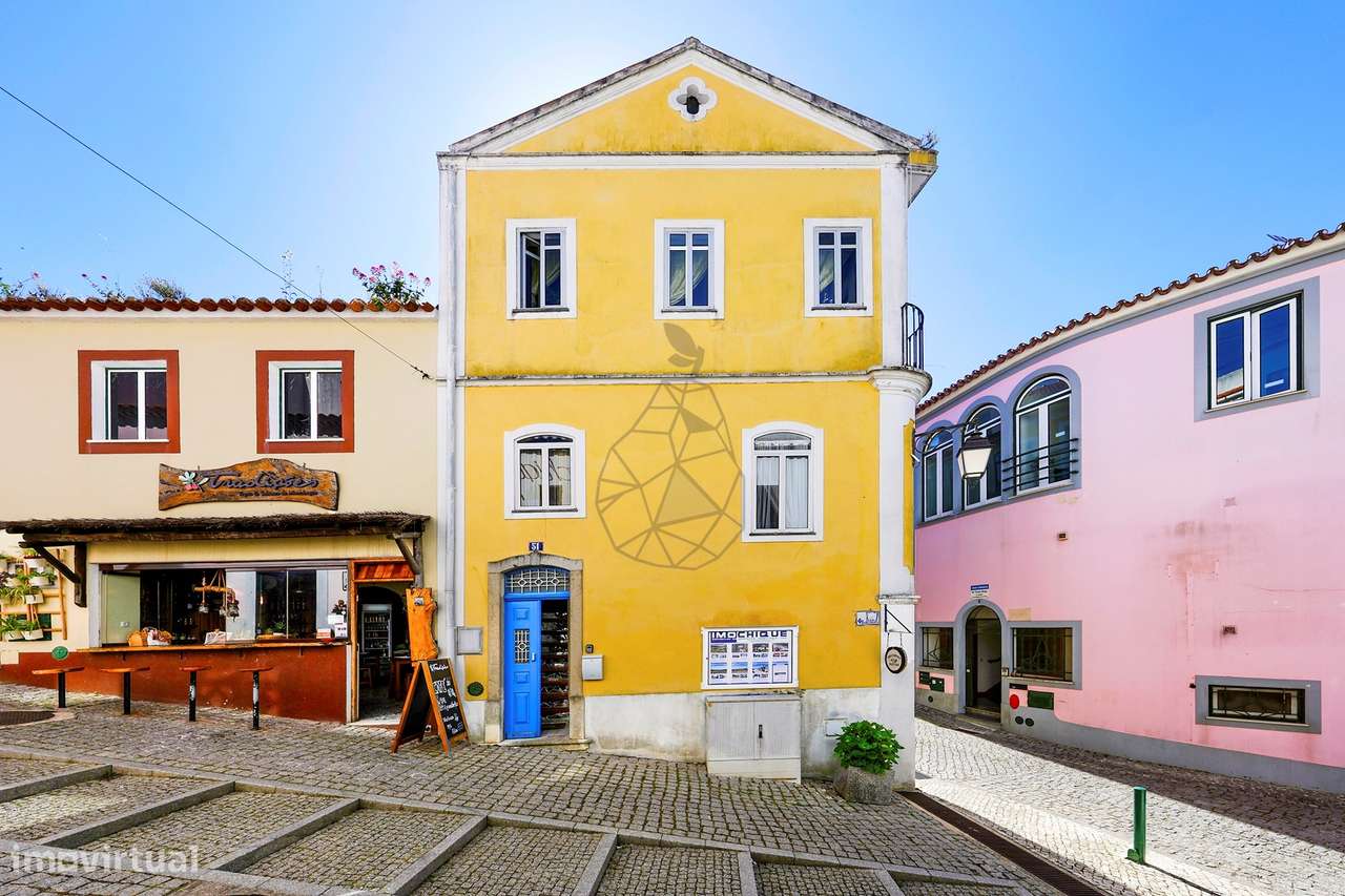 Edifício com Loja e Habitação, Charme, Investimento e Rendimento  no C-33