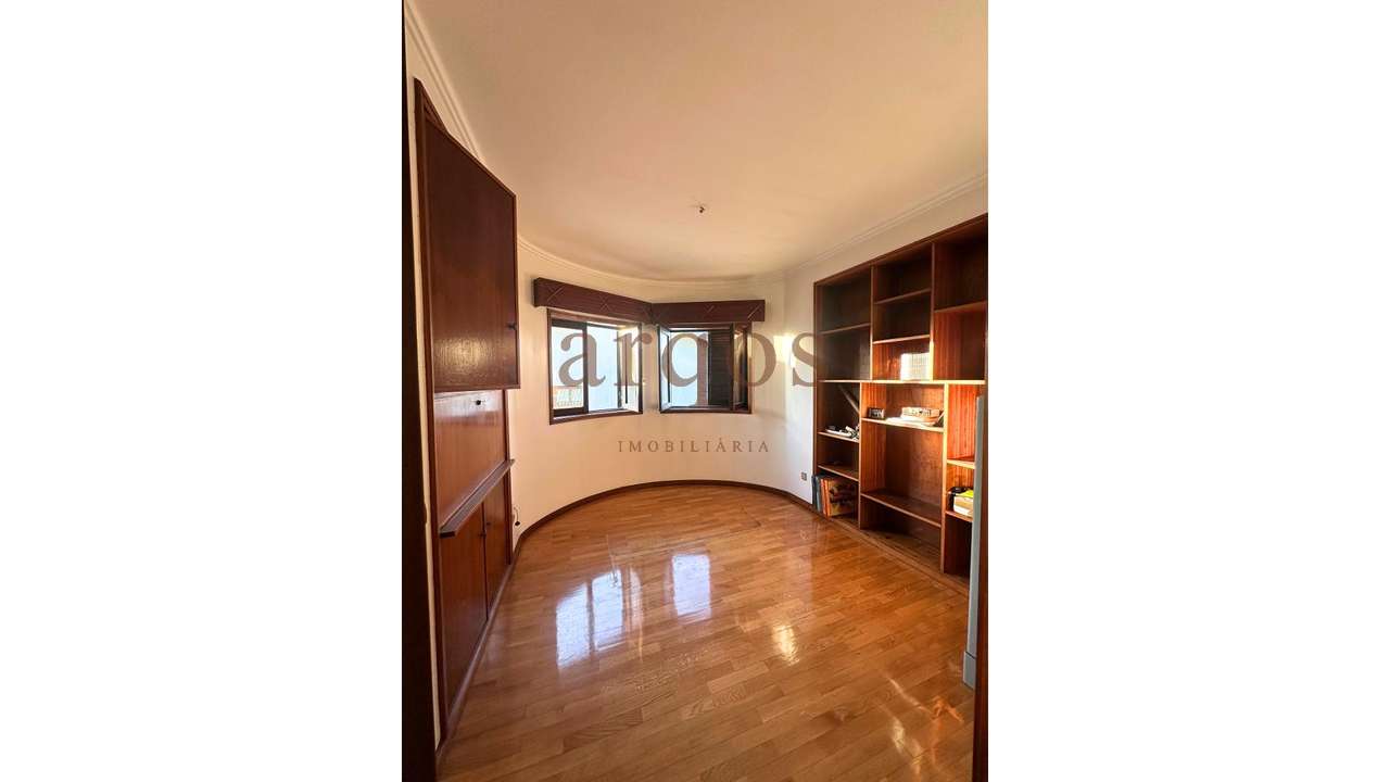 Moradia Isolada T4+1 em Lourosa-18