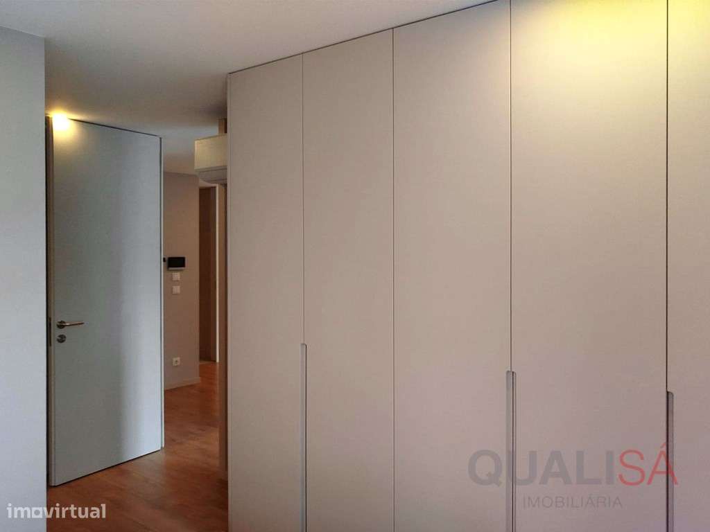 Apartamento T2 com varanda e lugar de garagem localizado no centro ...-11